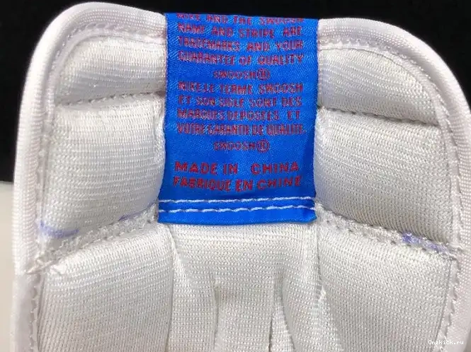 One Kick Off-Louis AJ1 1 Air x AQ0818-158 Jordan OW 0526